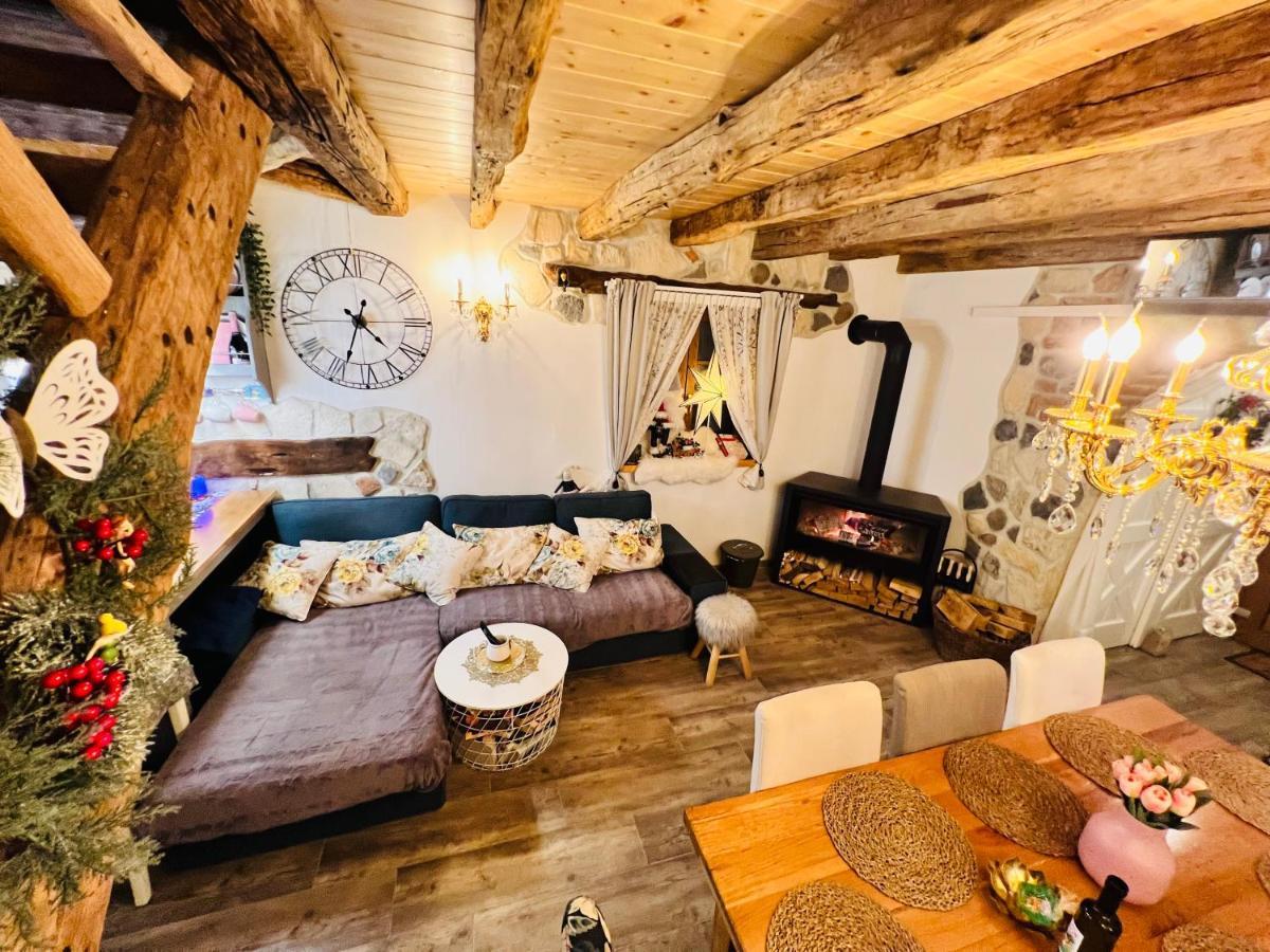 Kuca Za Odmor Carolija Villa Jastrebarsko Exteriör bild