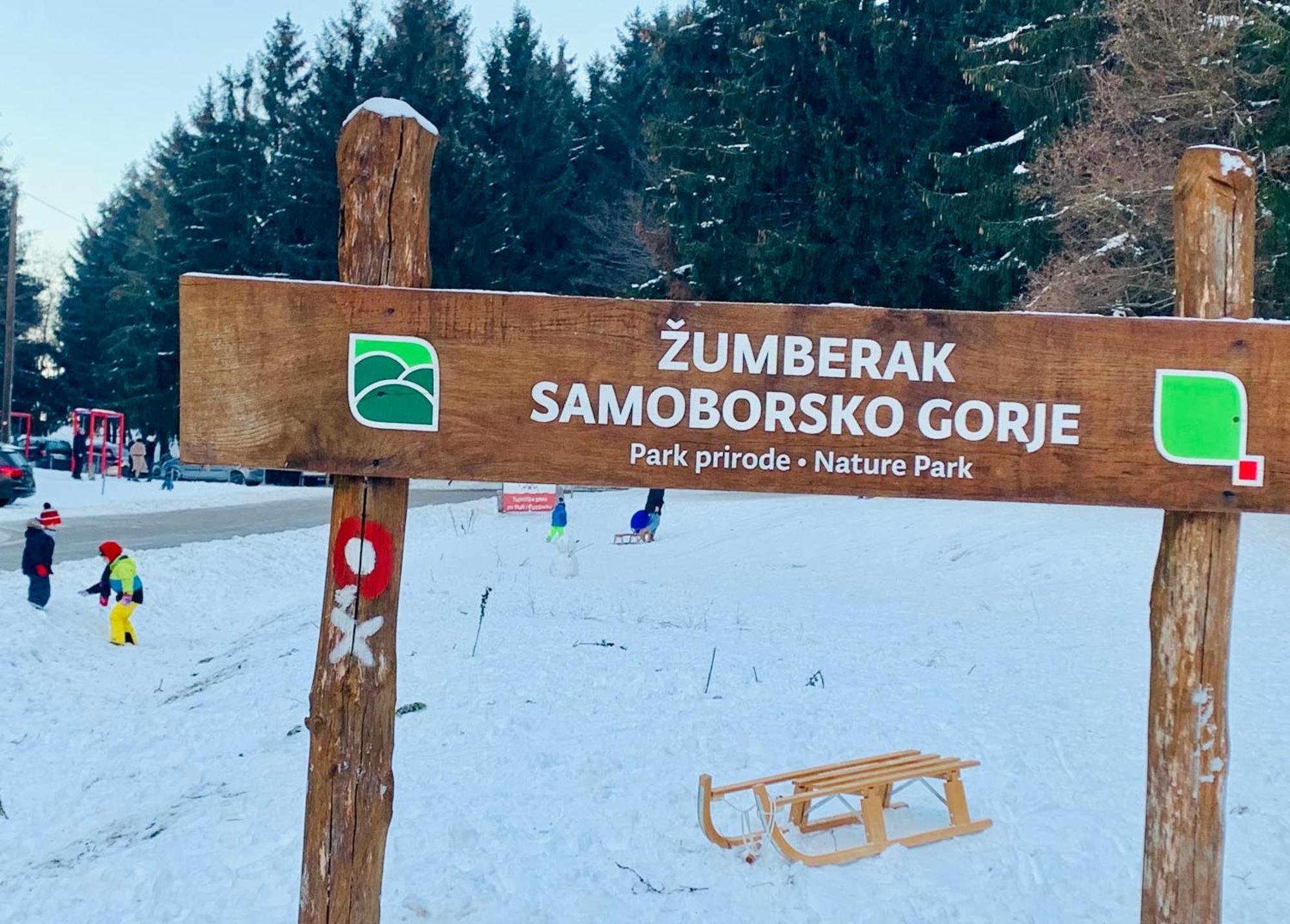 Kuca Za Odmor Carolija Villa Jastrebarsko Exteriör bild